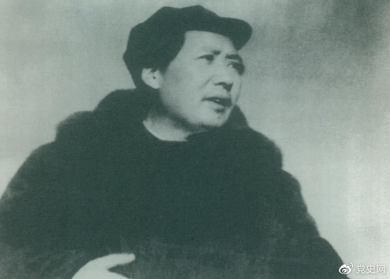 　　1949年3月23日，毛澤東率領(lǐng)中共中央機(jī)關(guān)離開西柏坡前往北平。出發(fā)時(shí)，他對(duì)周恩來說，今天是進(jìn)京的日子，進(jìn)京趕考去。我們決不當(dāng)李自成，我們都希望考個(gè)好成績(jī)。